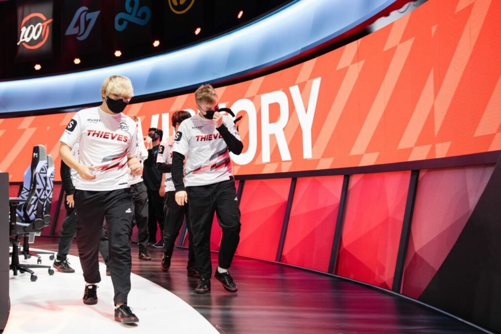 100 Thieves LCS Roster Walking Off Stage After A Win