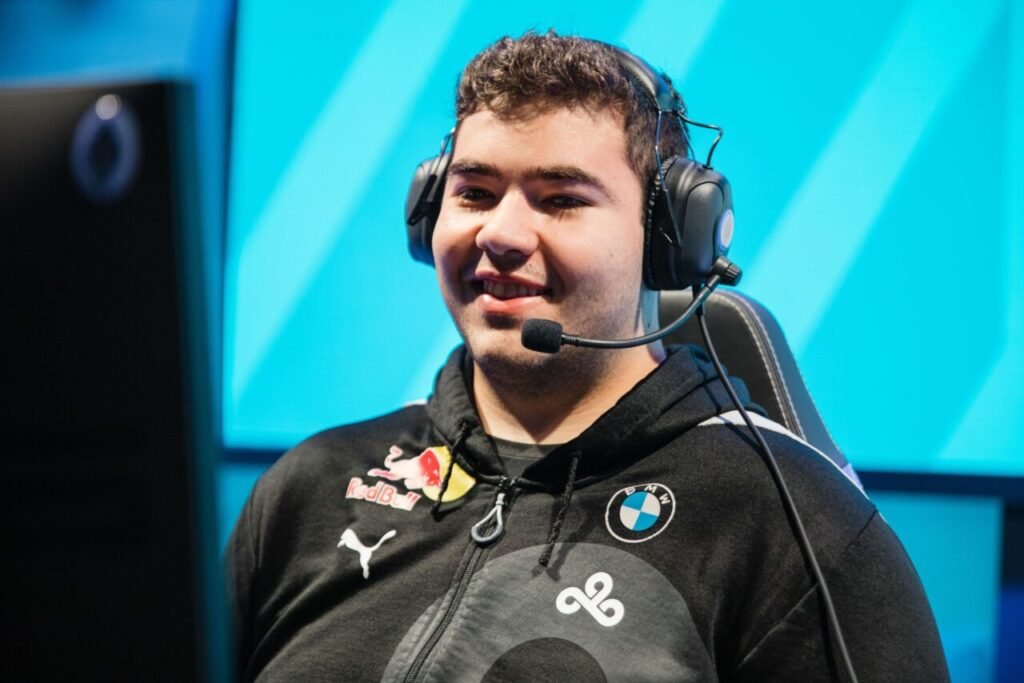 Cloud9 Mid Laner Fudge on stage at the LCS
