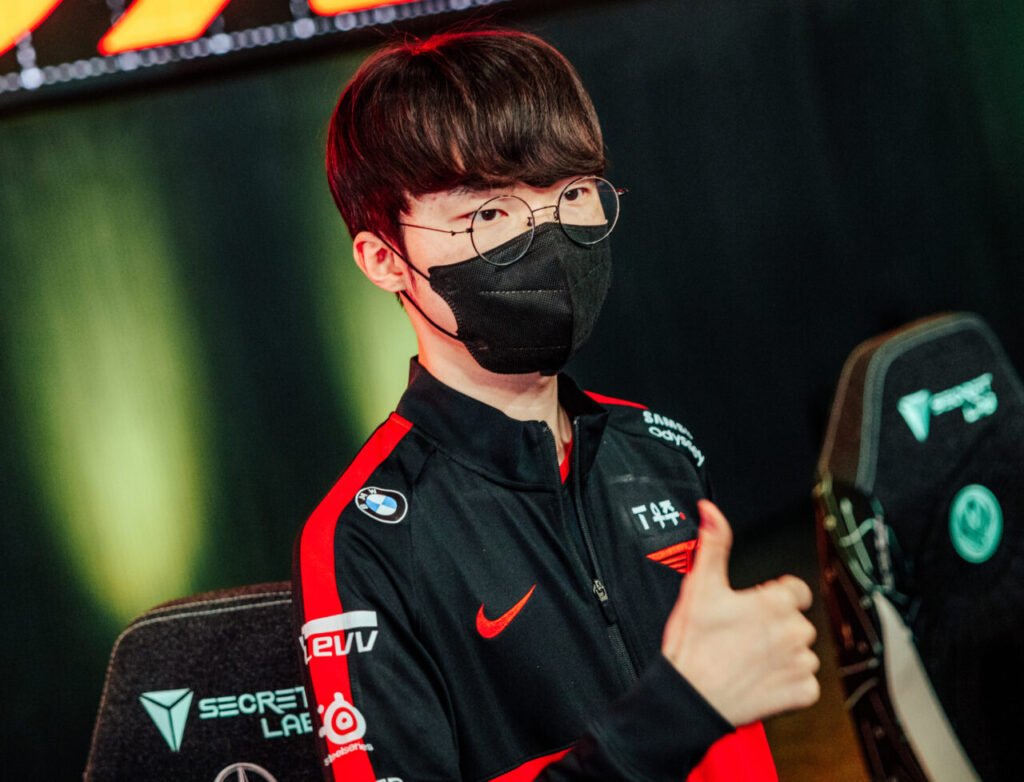 Faker giving a thumbs up at the League of Legends MSI 2022 Groups Stage on May 10, 2022 in Busan, South Korea.