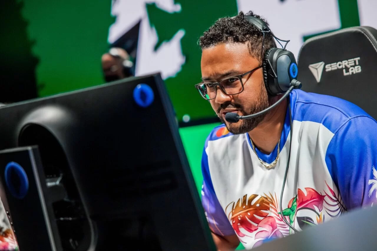 FlyQuest Support Aphromoo On Stage During The 2022 LCS Summer Split