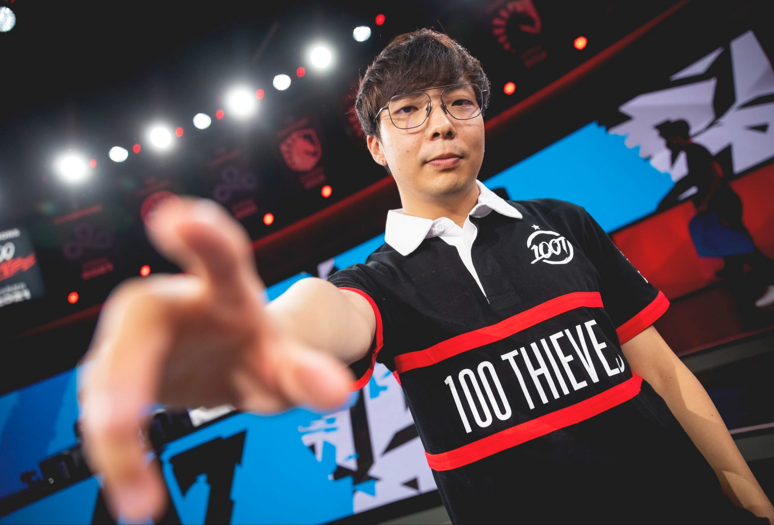 100T Huhi on stage during LCS Summer Split week six
