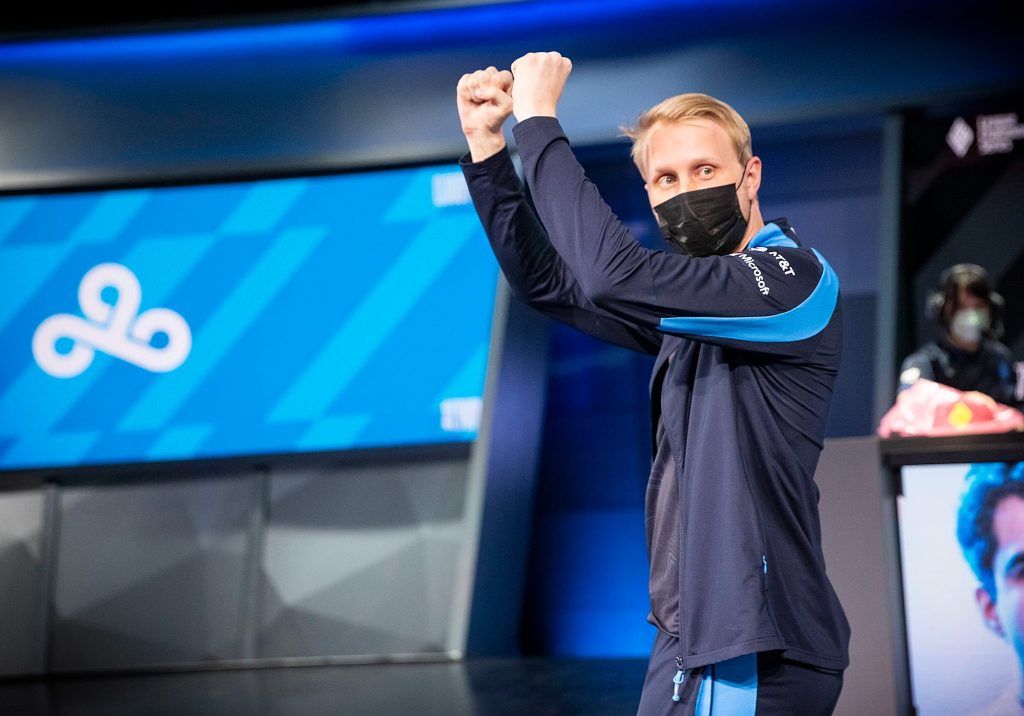 Cloud9 Zven on stage