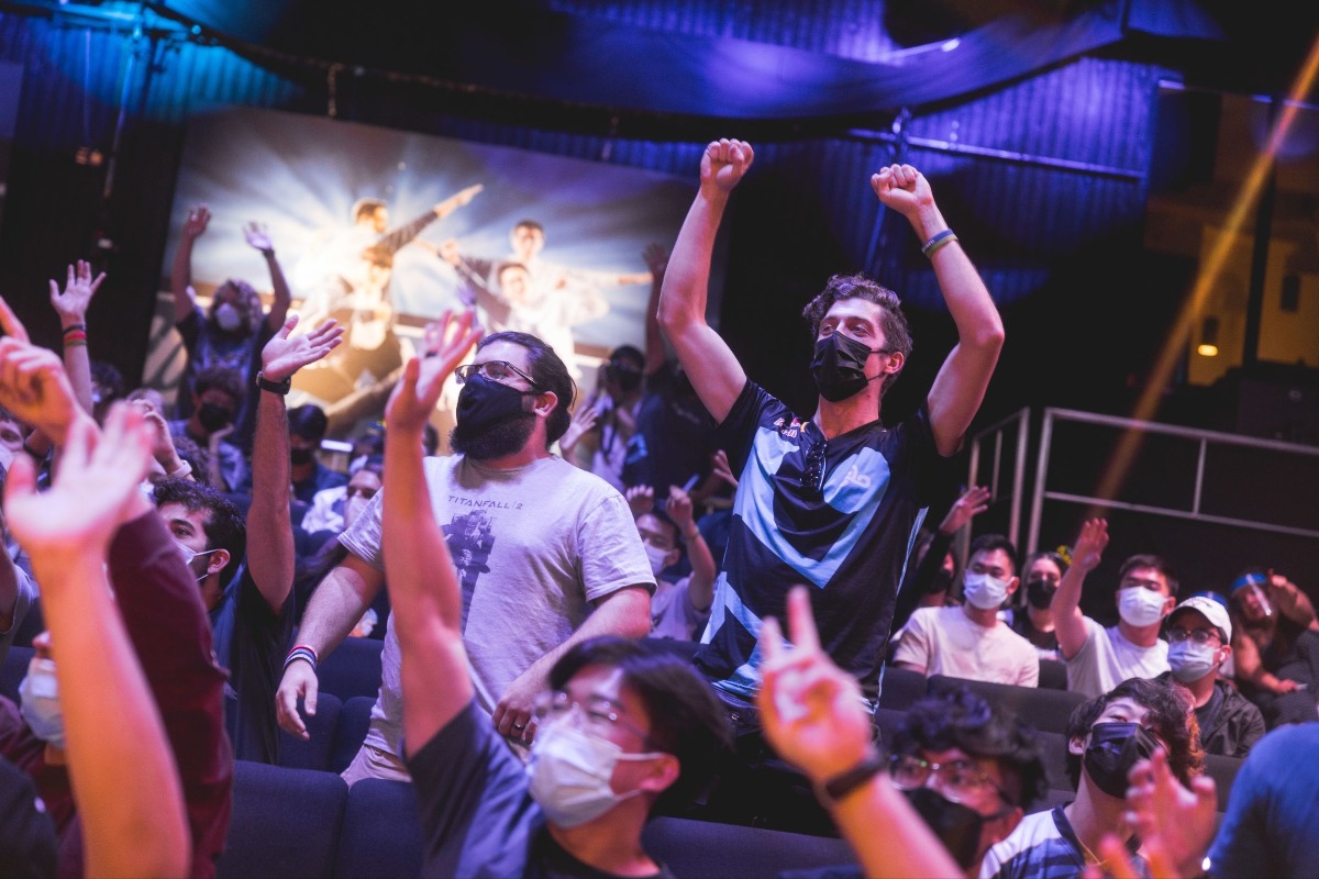 The crowd cheering during the 2022 LCS Summer Playoffs round 3
