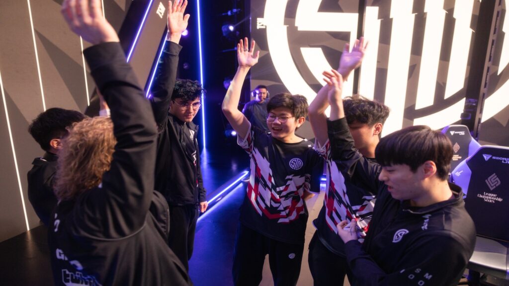 TSM doing a pre-game cheer during the 2023 LCS Spring Split day five