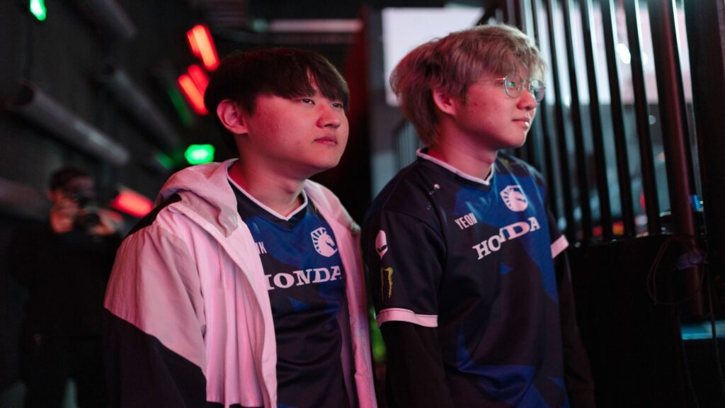 Yeon and Pyosic back stage during the 2023 LCS Spring Split day seventeen